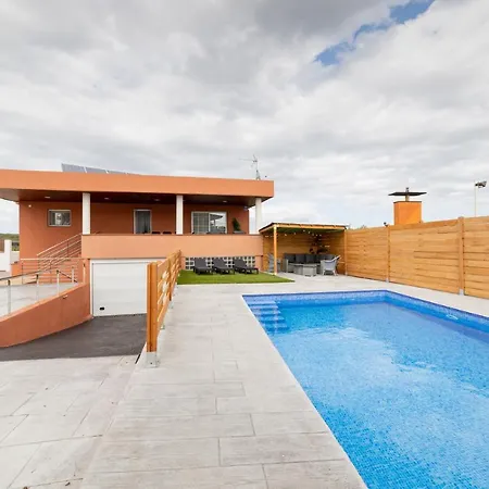 Piscina De Sal Barbacoa Wifi, Parking Gratis, 3 Min Pga Casa El Roble Nyaraló *