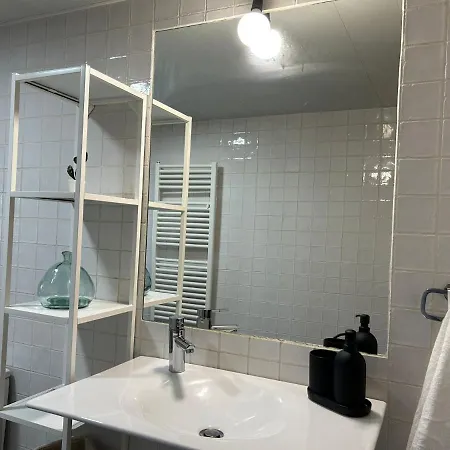 Piscina De Sal Barbacoa Wifi, Parking Gratis, 3 Min Pga Casa El Roble Girona