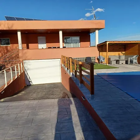 Piscina De Sal Barbacoa Wifi, Parking Gratis, 3 Min Pga Casa El Roble Feriehus