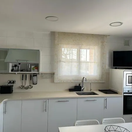 Piscina De Sal Barbacoa Wifi, Parking Gratis, 3 Min Pga Casa El Roble Holiday home