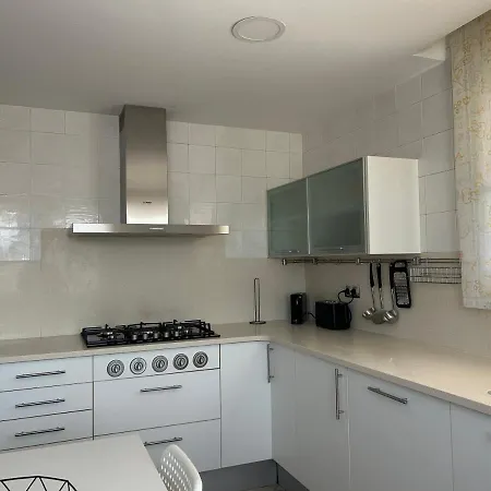 Piscina De Sal Barbacoa Wifi, Parking Gratis, 3 Min Pga Casa El Roble