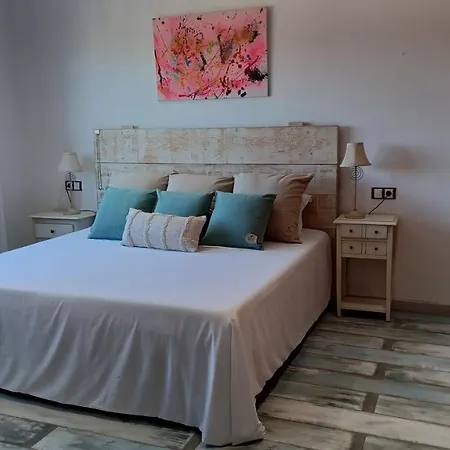 Dom wakacyjny Piscina De Sal Barbacoa Wifi, Parking Gratis, 3 Min Pga Casa El Roble Girona