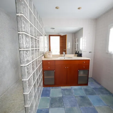 Piscina De Sal Barbacoa Wifi, Parking Gratis, 3 Min Pga Casa El Roble Holiday home *