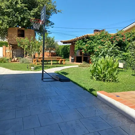 Dom wakacyjny Piscina De Sal Barbacoa Wifi, Parking Gratis, 3 Min Pga Casa El Roble