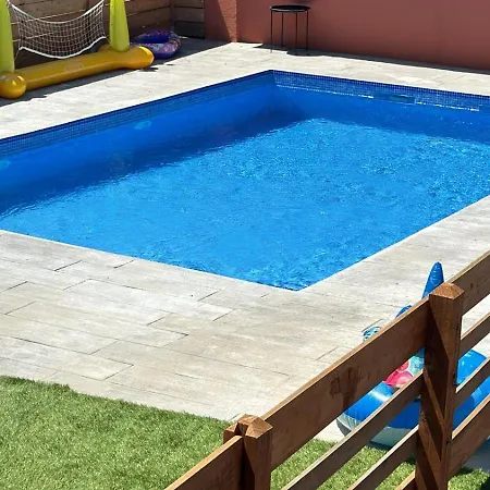 Piscina De Sal Barbacoa Wifi, Parking Gratis, 3 Min Pga Casa El Roble Holiday home *